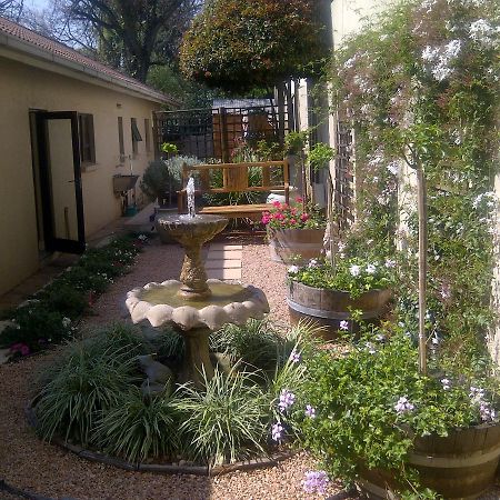 A Hundred Thousand Welcomes B&B Sandton Buitenkant foto