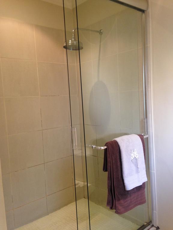 A Hundred Thousand Welcomes B&B Sandton Kamer foto
