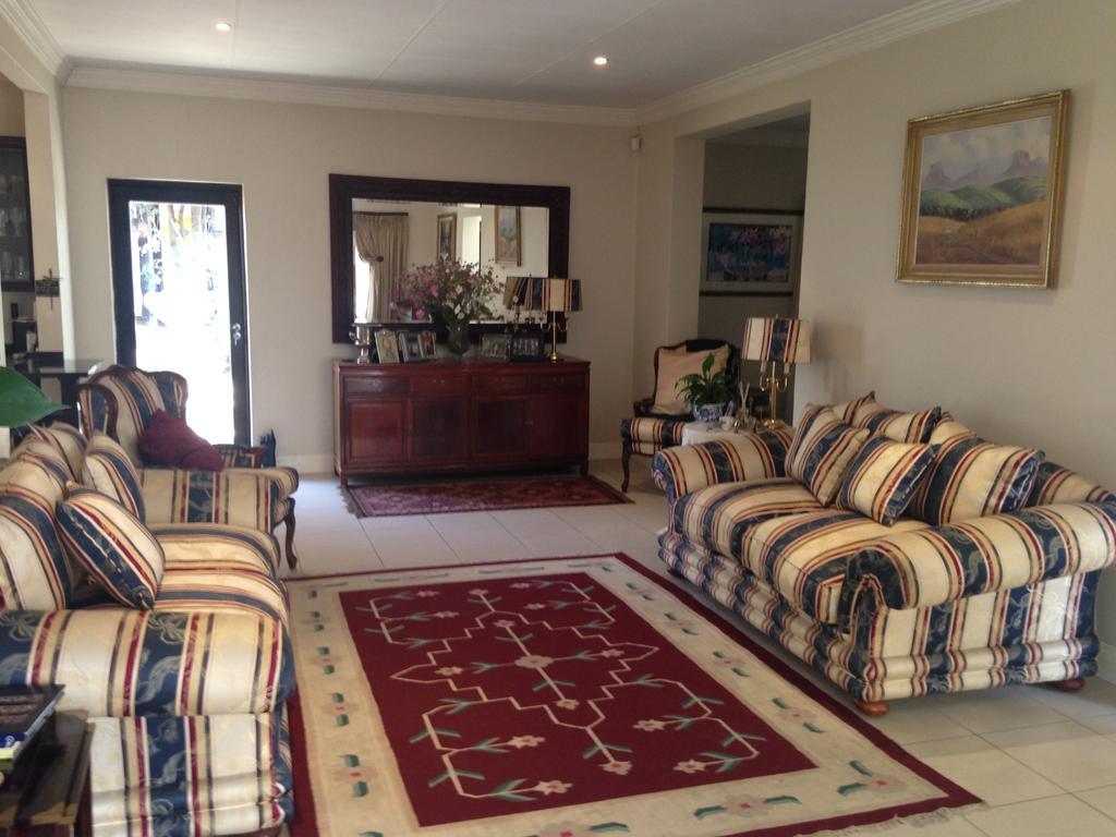 A Hundred Thousand Welcomes B&B Sandton Buitenkant foto