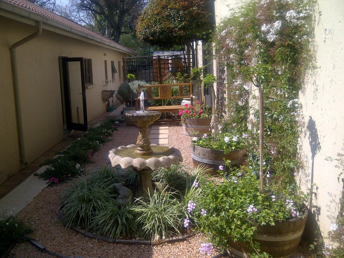A Hundred Thousand Welcomes B&B Sandton Buitenkant foto