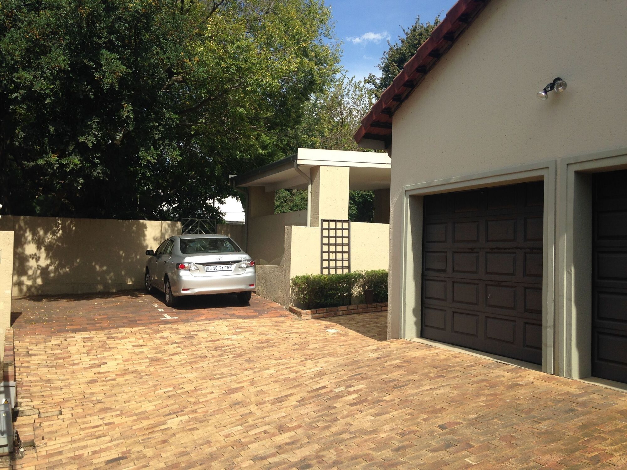 A Hundred Thousand Welcomes B&B Sandton Buitenkant foto